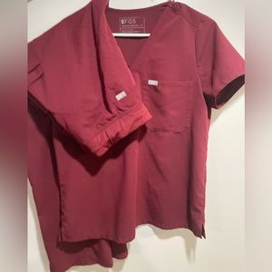 Figs “burgundy” scrub set